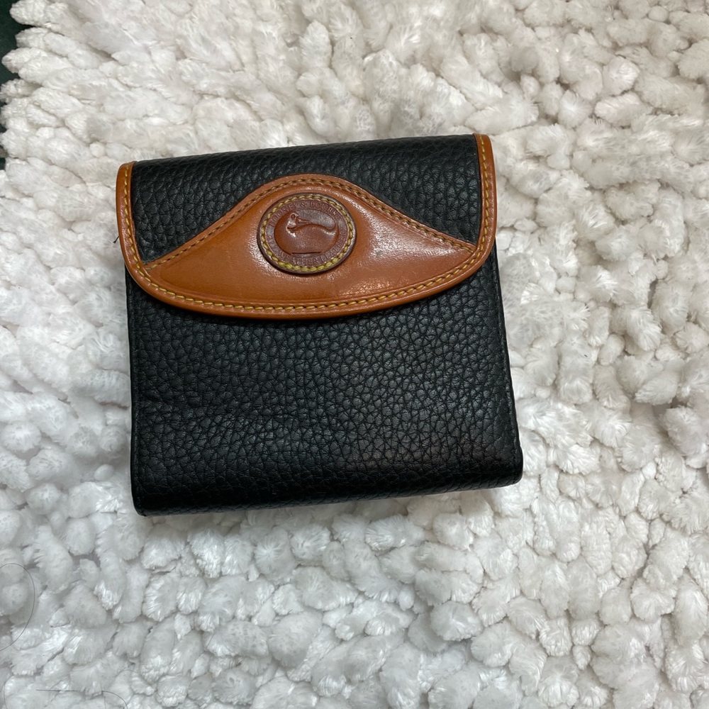 Dooney & Bourke wallet